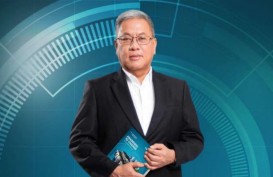 Presdir BCA Finance Roni Haslim Raih The Best CEO Multifinance BIFA 2023