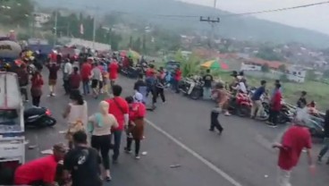 Truk Tangki Tabrak Penonton Karnaval di Mojokerto, Dua Orang Meninggal