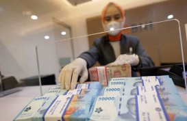 Jelang Weekend, Rupiah Kembali Ditutup Melemah ke Rp15.295