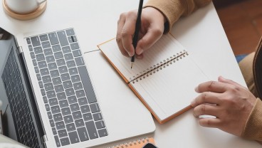 Contoh Kalimat Opini, Pengertian, Ciri-ciri, dan Jenisnya