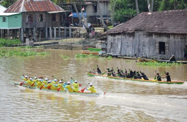 Serunya Lomba Kebut Perahu di Sungai Babatan, Pemenang Boyong Sapi hingga Kerbau
