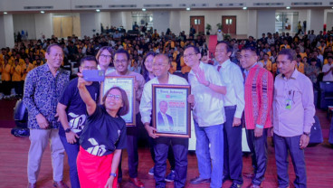 Hindari Jeratan Pinjol, Begini Tips Merdeka Finansial untuk Gen Z