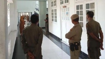 KPK Geledah Kantor Wali Kota Bima