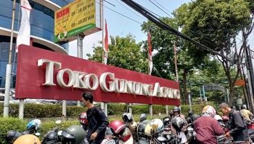 Pengunjung Membeludak, Toko Gunung Agung Tutup Sementara