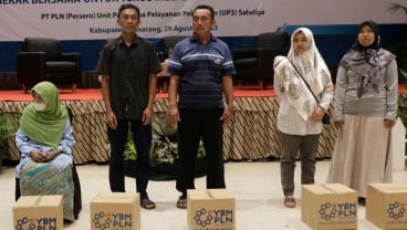 60 Keluarga di Kabupaten Semarang Terima Bantuan Sambungan Listrik Gratis