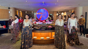 The Sunan Hotel Solo Gelar Fashion & Luncheon by Robin Karebet dan Batik Walang Kekek