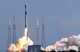 SpaceX Elon Musk Luncurkan Belasan Satelit Militer AS untuk Pelacak Rudal