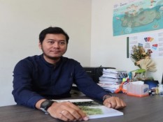 Profesor Pramaditya Wicaksono, Usia 35 Tahun, Jadi Guru Besar Termuda di UGM