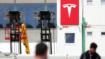 Terhimpit Dua Tetangga, Waktunya Indonesia Relakan Tesla