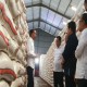 Jokowi Pastikan CBP Aman: Impor 400.000 Ton Beras Dalam Perjalanan
