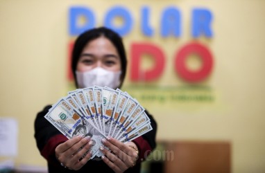 Tertekan Sentimen AS, Rupiah Berisiko ke Rp15.500 per Dolar
