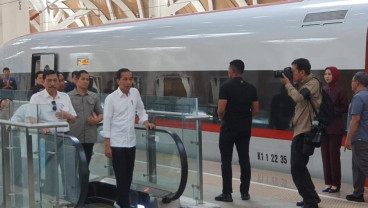 Jokowi Butuh Waktu 41 Menit dari Jakarta-Bandung dengan Kereta Cepat