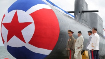 Korea Utara Luncurkan 2 Rudal Balistik Saat Kim Jong-un Temui Putin