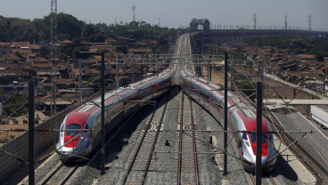 Jokowi Sebut Sarana dan Prasarana Kereta Cepat Sudah Rampung 92 Persen