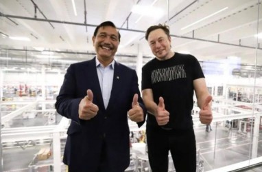 Luhut Pastikan Tesla Elon Musk Akan Investasi di RI, tapi Bukan Pabrik Mobil