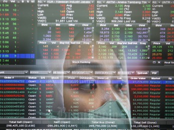 IHSG Ditutup Naik setelah Sentuh 7.000, Saham BRMS-BUMI Laris