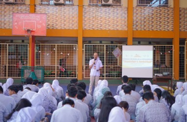 OJK Sasar Anak SMA untuk jadi Agen Inklusi Keuangan di Masyarakat
