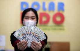 Dolar AS Melemah, Investor Tunggu Arah Kebijakan Bank Sentral Utama