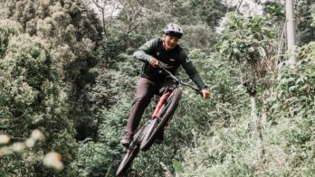 Wisata Sepeda Gunung di Desa Penuktukan Buleleng Jadi Favorit Wisatawan