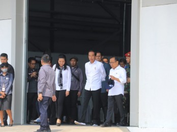 Sambut Jokowi di Stasiun Tegalluar, Bupati Bandung Yakin Kereta Cepat Dongkrak Kunjungan Wisatawan