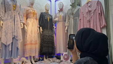 Miris! Pedagang Tanah Abang Live TikTok 4 Jam, Cuma Laku 5 Pakaian
