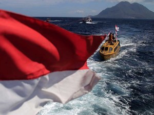 Prosesi Kololi Kie Mote Ngolo di Pulau Ternate