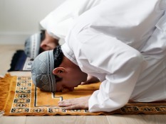 Tata Cara Sholat Tahajud, Bacaan, Waktu, dan Keutamaannya