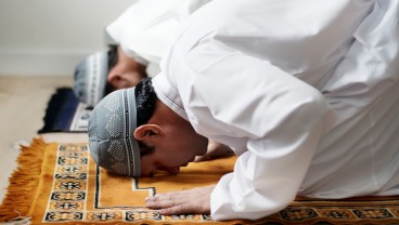 Tata Cara Sholat Tahajud, Bacaan, Waktu, dan Keutamaannya
