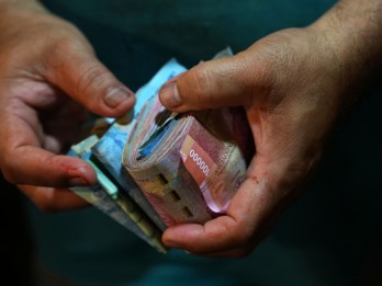Rupiah Dibuka Loyo ke Rp15.433 Bersama Mata Uang Asia Lainnya, Dolar AS Kokoh
