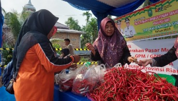 Tekan Inflasi, BI dan TPID Riau Gelar Pasar Murah di Desa Pambang Baru Bengkalis