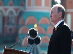 Takut Dikudeta, Putin Sama Sekali Tak Mau Pakai Smartphone dan Internet