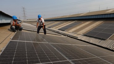 Bakrie (BNBR) Resmikan PLTS Atap, Klaim Potensi 434 MWh