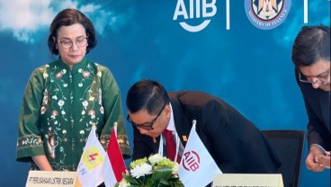 AIIB Suntik PLN dan PT SMI Rp14,1 Triliun untuk Transisi Energi