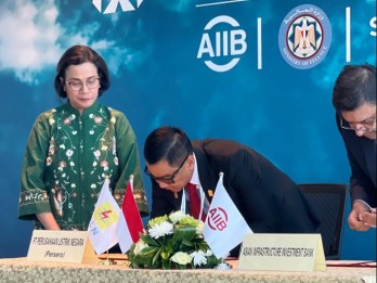 AIIB Suntik PLN dan PT SMI Rp14,1 Triliun untuk Transisi Energi
