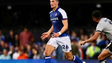 Elkan Baggott Main Penuh dan Antar Ipswich Town Comeback di Carabao Cup