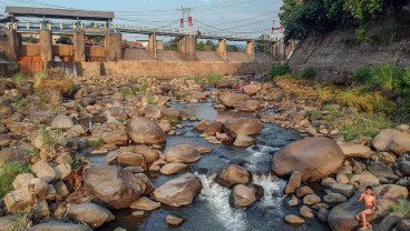 Debit Air Sungai Ciliwung di Katulampa Bogor Alami Penurunan Drastis