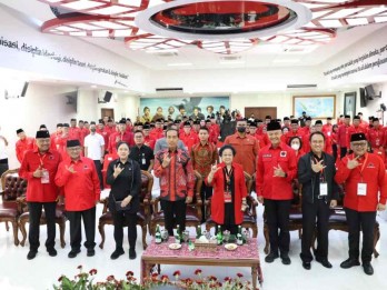 Jokowi, Mahfud, Sandiaga Uno Tiba di Rakernas IV PDIP