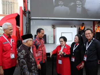 Jokowi dan Megawati Resmikan Mobil Bioskop Keliling PDIP
