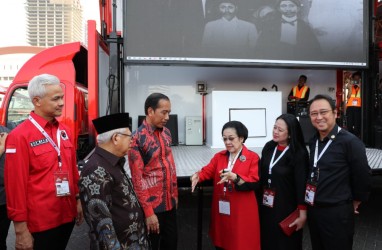 Jokowi dan Megawati Resmikan Mobil Bioskop Keliling PDIP