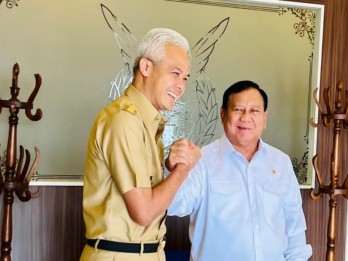 Survei Indikator Politik: Elektabilitas Ganjar Naik, Prabowo dan Anies Turun