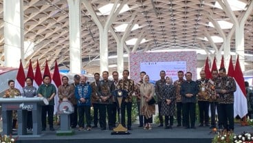 Jokowi Resmikan Kereta Cepat Jakarta Bandung Whoosh