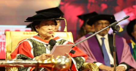 Ketua Umum PDI Perjuangan (PDIP) Megawati Soekarnoputri kembali mendapatkan anugerah doktor kehormatan (honorary doctorate/HC) dalam bidang ilmu sosial dari Universiti Tunku Abdul Rahman (UTAR) Malaysia, Senin (2/10/2023)./Dok. PDIP