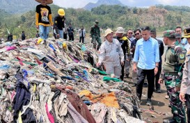 Atasi Sampah di Pantai Loji Sukabumi, Bey Bakal Rangkul Semua Unsur