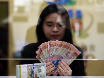 Rupiah Ditutup Melemah ke Level Rp15.634 saat Dolar AS Loyo