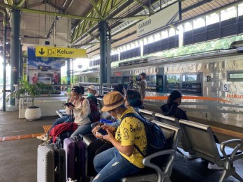 HUT TNI di Monas, KA Tujuan Stasiun Gambir Berhenti di Jatinegara