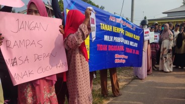 Ungkapan Hati Ibu-Ibu Rempang Warnai Kedatangan Bahlil di Tanjung Banun