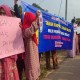 Ungkapan Hati Ibu-Ibu Rempang Warnai Kedatangan Bahlil di Tanjung Banun