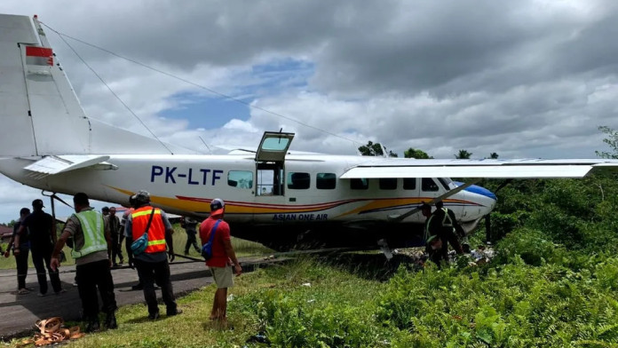 Pesawat Asian One Alami Insiden Rem Blong di Nduga, Papua Pegunungan