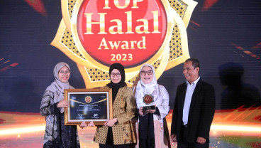 Coca-Cola Menerima Penghargaan Top Halal Award 2023
