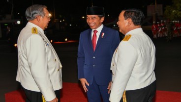Potret Keakraban Jokowi, SBY, dan Prabowo di Parade Senja HUT TNI